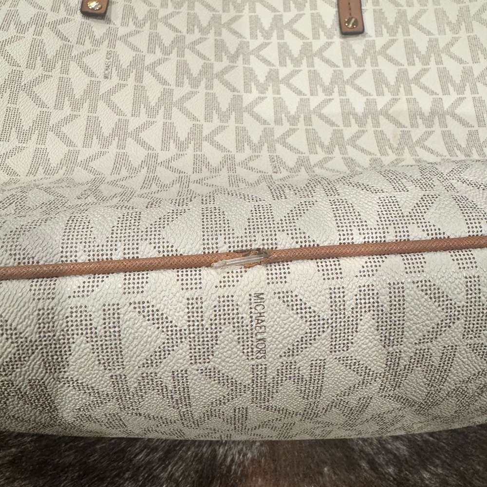 Michael Kors Cream and Tan Tote Bag Set - Picture 11 of 13